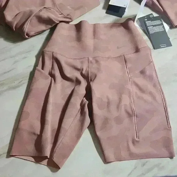 NIKE DRI-FIT Mauve camo infinasmooth medium supporting high rise 8 "length - Picture 4 of 16